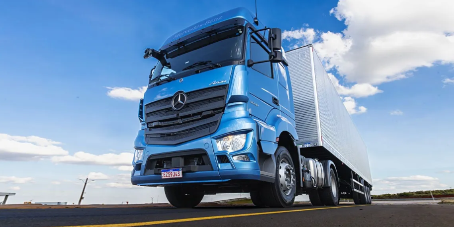 Mercedes leva recentes lançamentos à TranspoSul