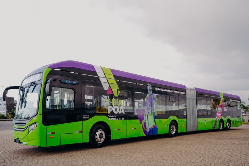 Porto Alegre ganha primeiro ônibus elétrico articulado