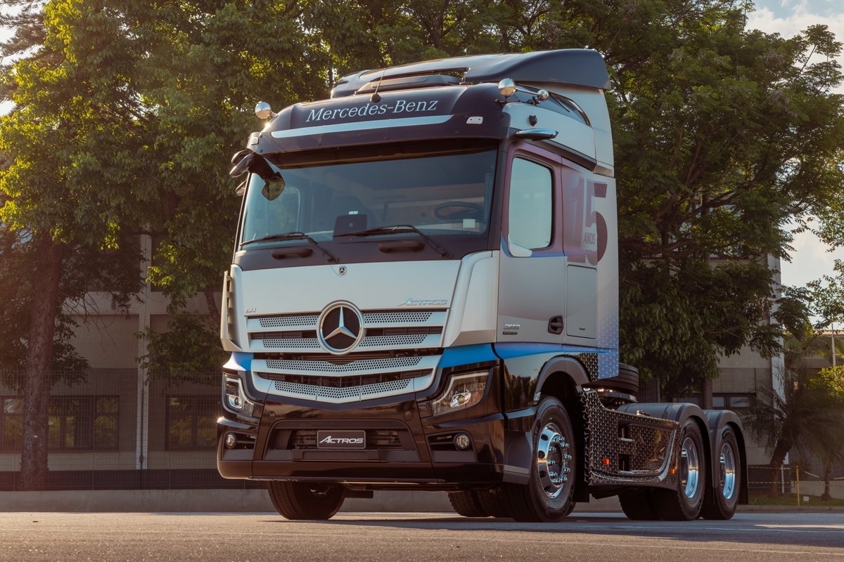Mercedes lança Actros Evolution Série Especial 15 anos