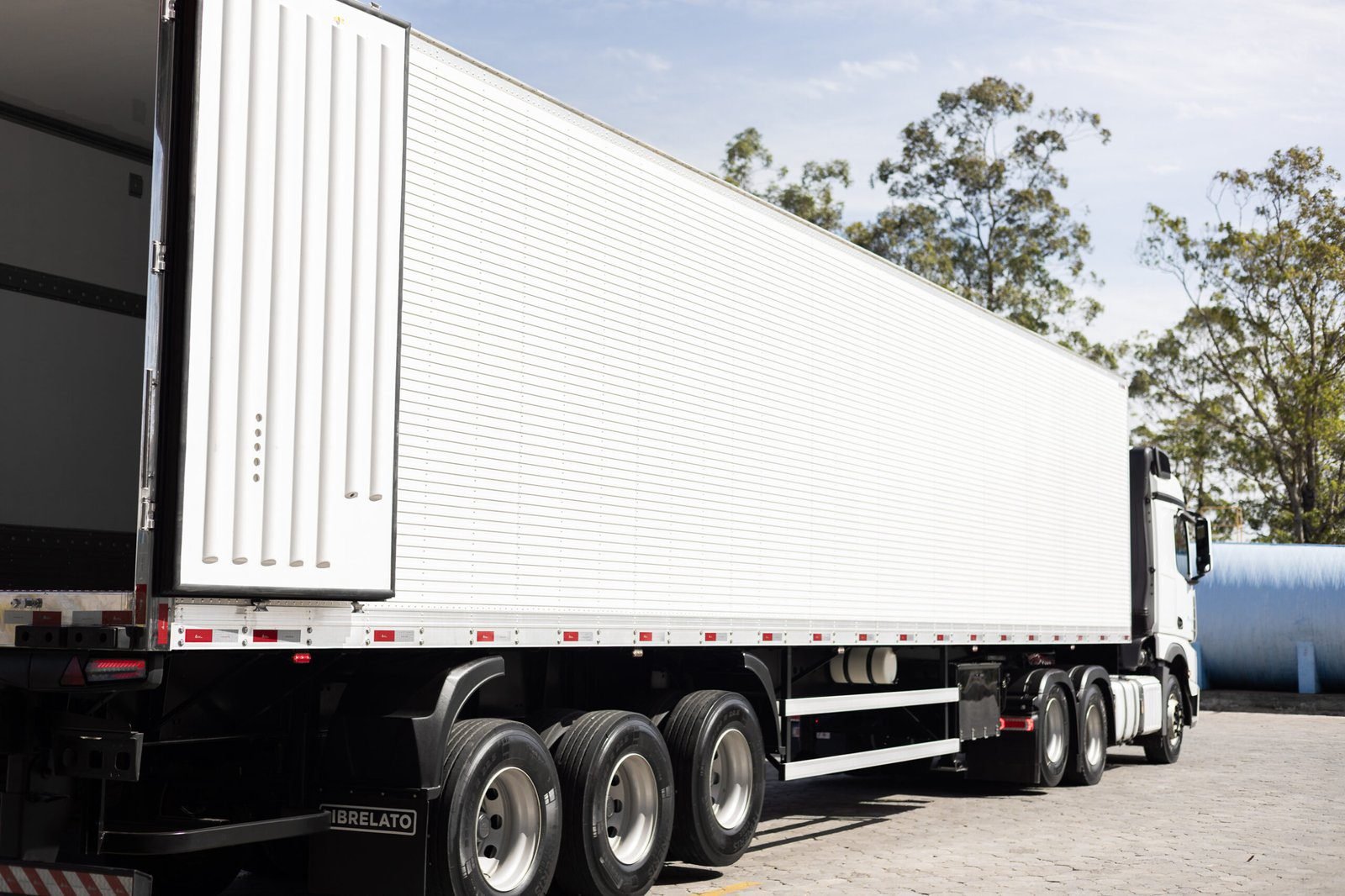 Librelato ingressa no segmento de furgão frigorífico