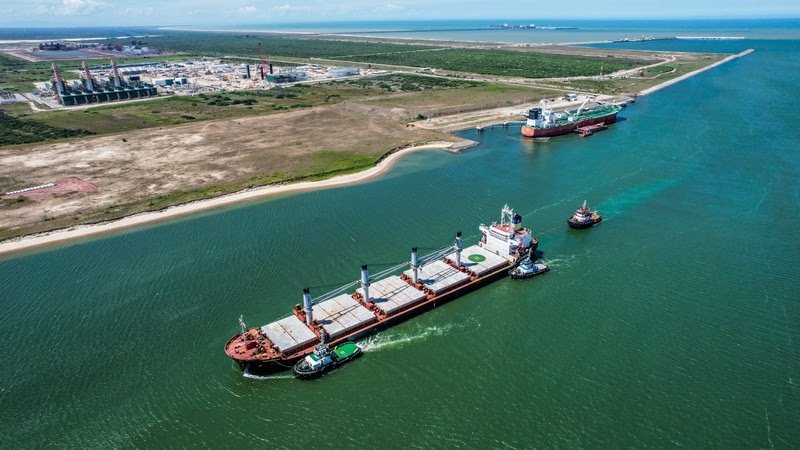 Porto do Açu terá condomínio logístico e pátio para caminhões