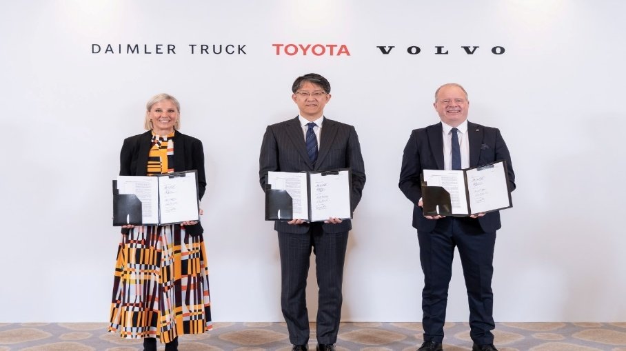 Daimler Truck, Grupo Volvo e Toyota se unem para desenvolver células de combustíveis para veículos comerciais 