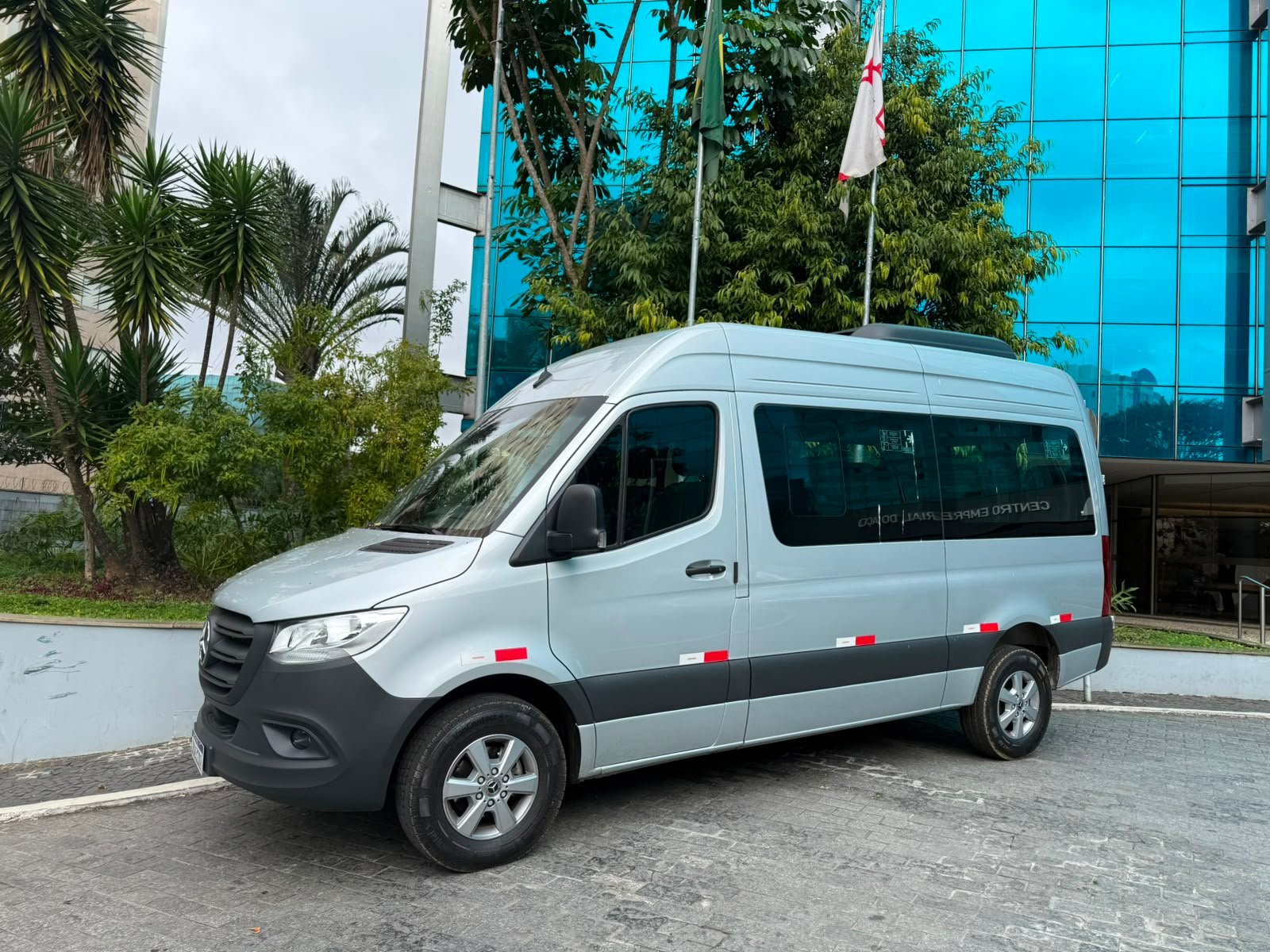 Mercedes-Benz Sprinter: Van com jeitão de sedã de luxo