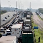 Paralisação de caminhoneiros pressiona Senado por MP do Frete