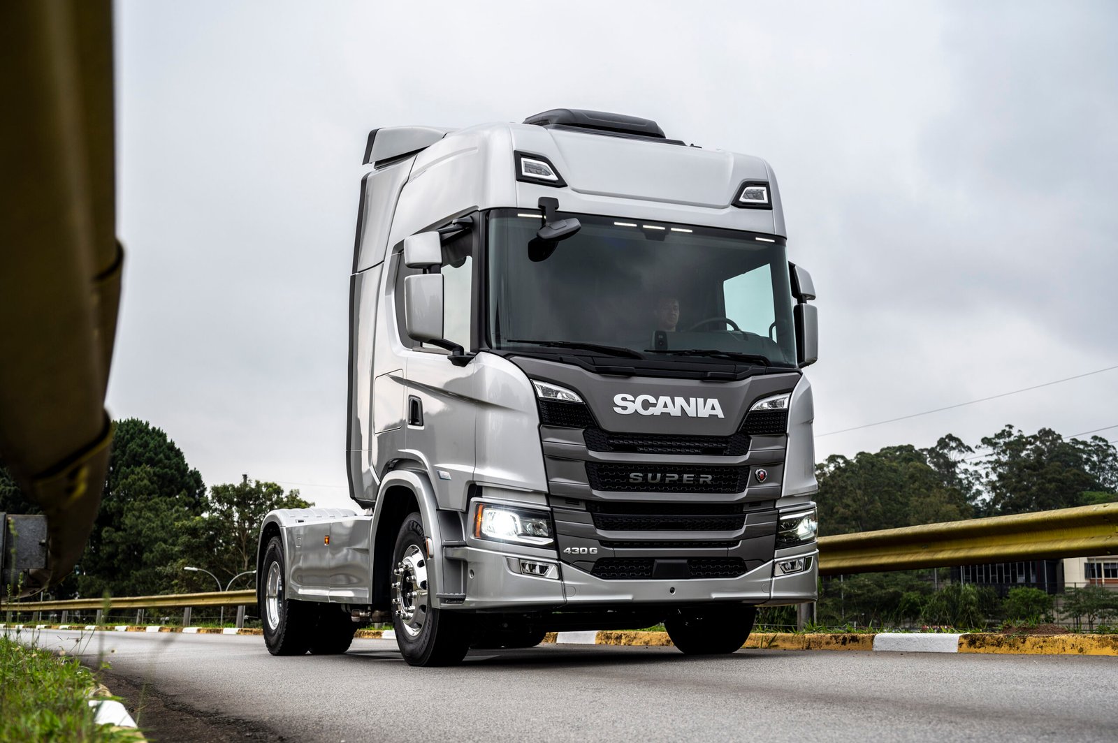 Scania prepara novidades em caminhões, serviços e sustentabilidade para a Fenatran 2026