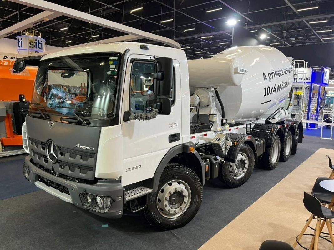 Atego 3330 10x4 - betoneira
