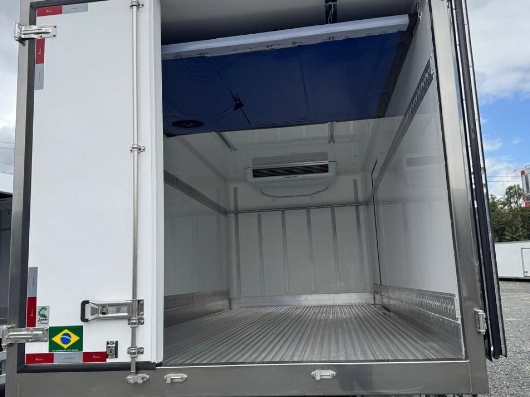 HC - Frigo três quartos