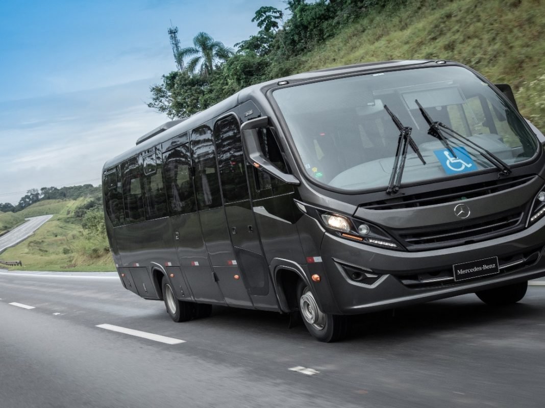 Micro-ônibus LO 916-48 Euro 6