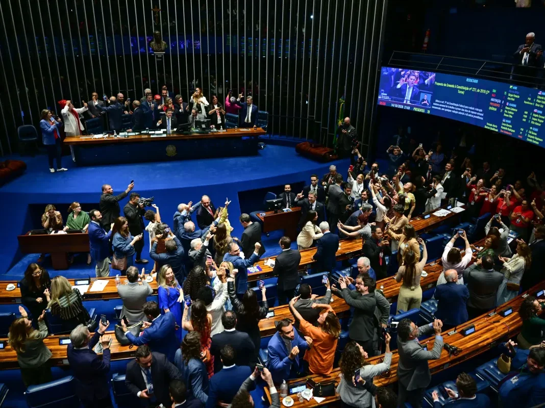 plenario-senado-6x1-1 (1)